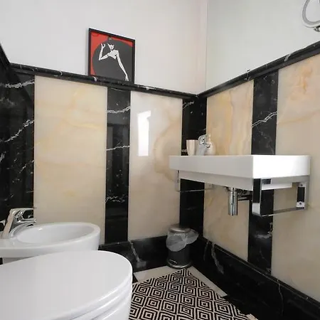 Spagna 29 Pensjonat 4*