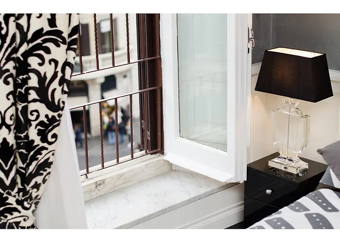 西班牙29号套房酒店 招待所 4*