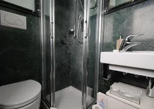 西班牙29号套房酒店 4*